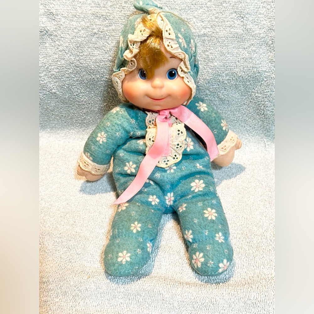 Vintage 1970’s Mattel Baby Beans Doll Blue Floral Outfit Bonnet pull string work